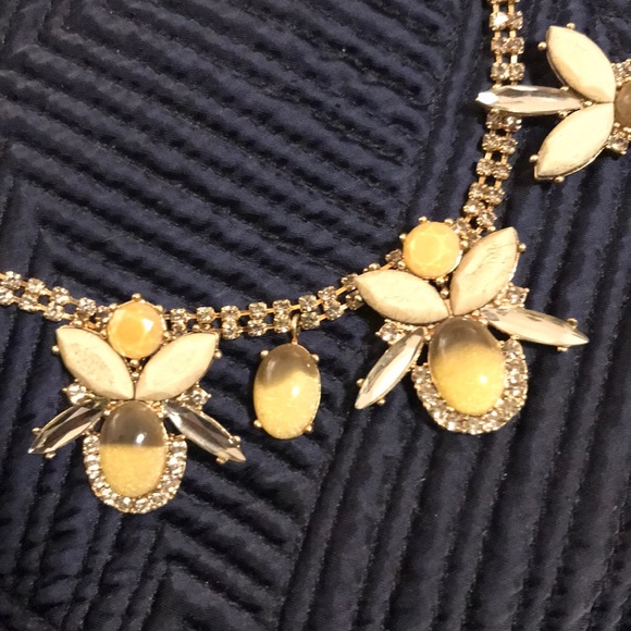 Banana Republic gold rhinestone necklace - Picture 4 of 6